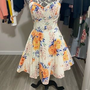 A beautiful Dress great for a phone shoot